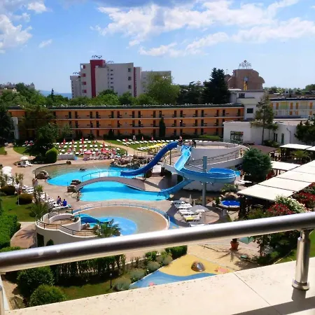Konstantin In Trakia Plaza * Napospart