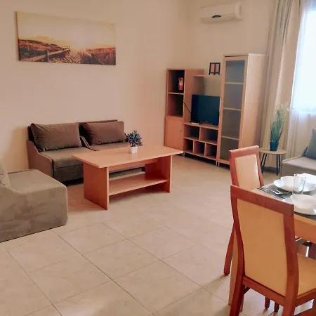Konstantin Apartment *