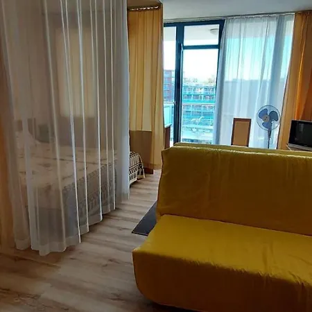 Konstantin In Trakia Plaza * ساني بيتش