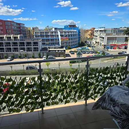 Konstantin In Trakia Plaza *